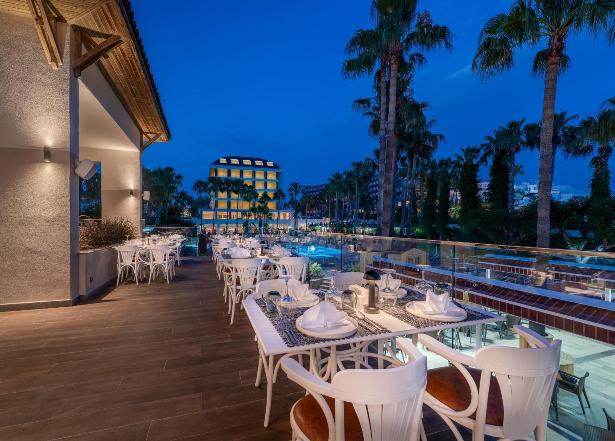 Trendy Palm Beach Adults Only Side Exterior foto